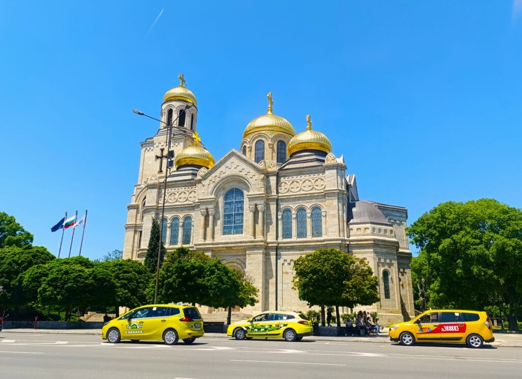 катедрален храм "Св. Успение Богородично"