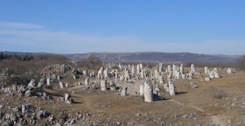 побити камъни