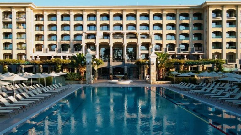astor garden hotel