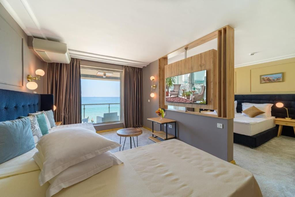 hotel marina