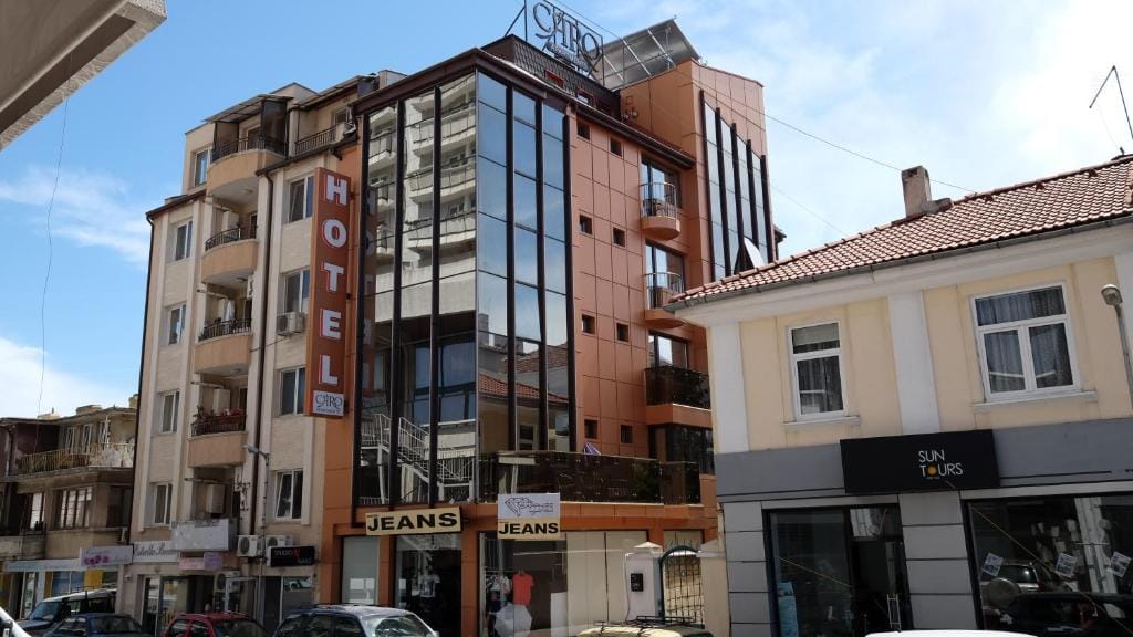 caro apartments