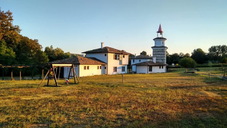 Етнографски комплекс Кривини